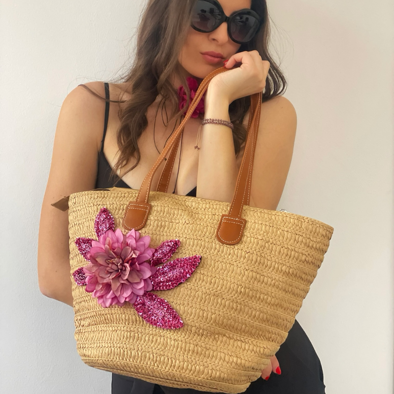 Borsa spiaggia in rafia con fiore rosa perline e paillettes