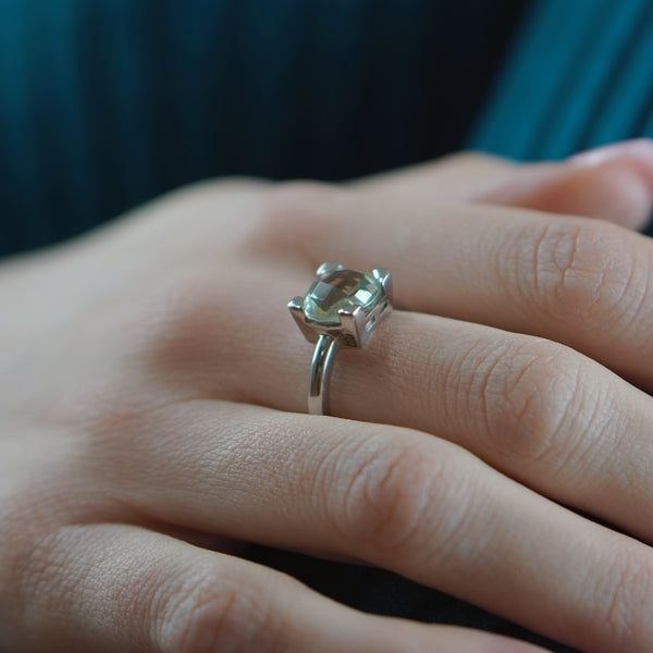 Anello solitario argento e pietra 